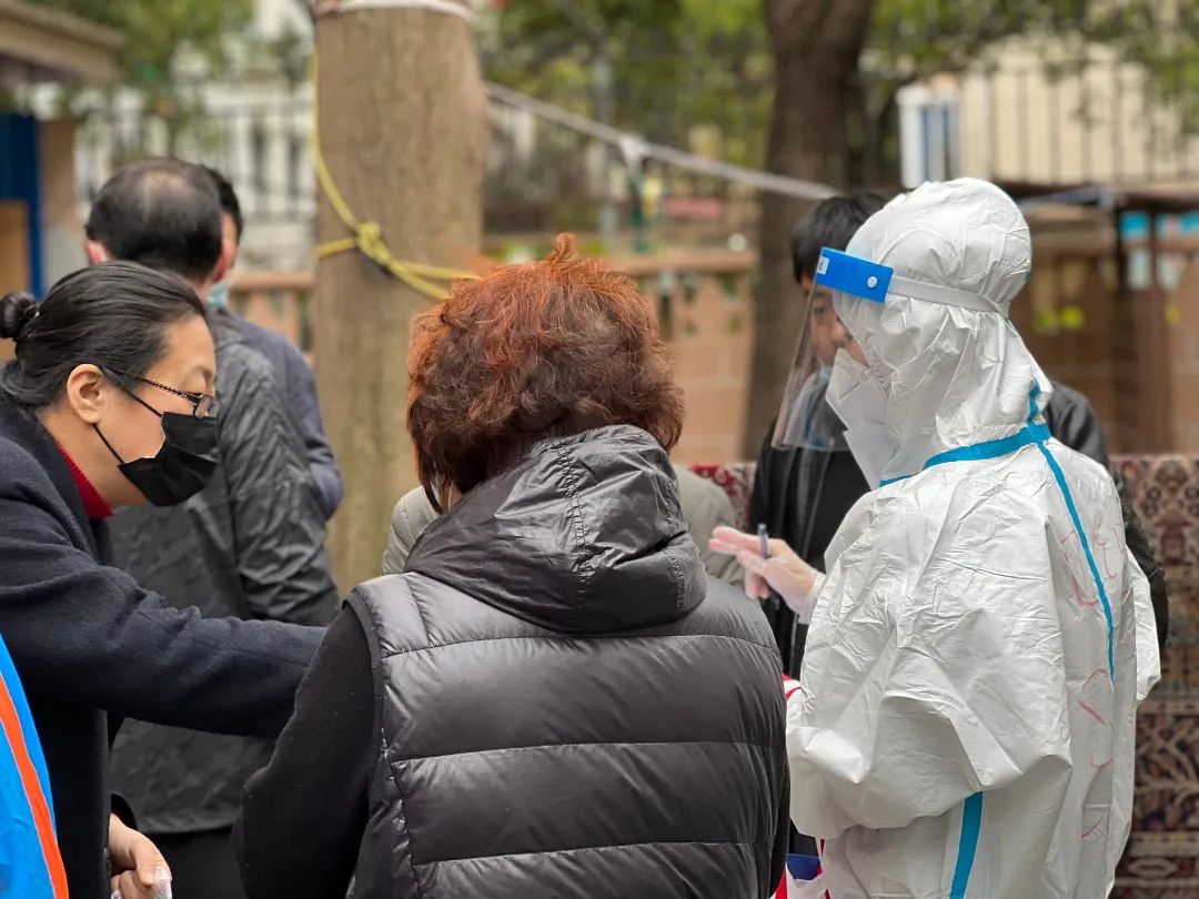 上海志愿者大白图片