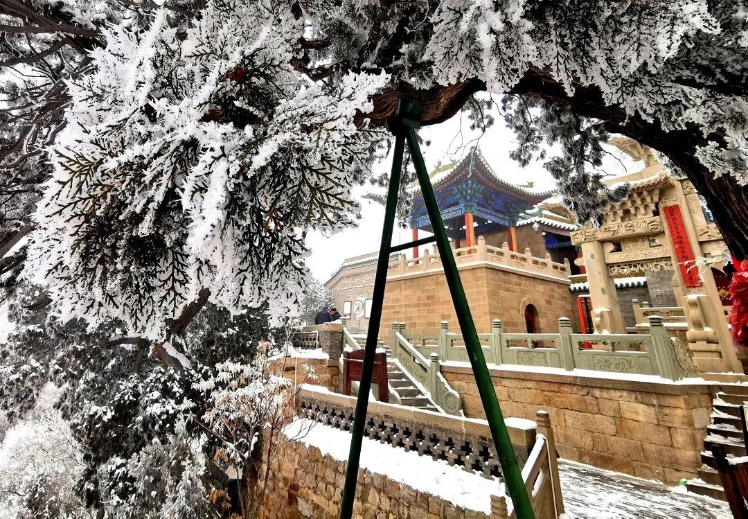 龙山雪后,依稀见晋阳模样