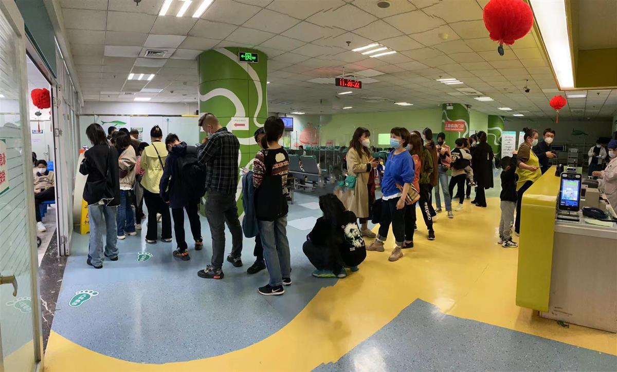 家长下班也能带娃看专家号协和医院增设儿科夜间专家门诊