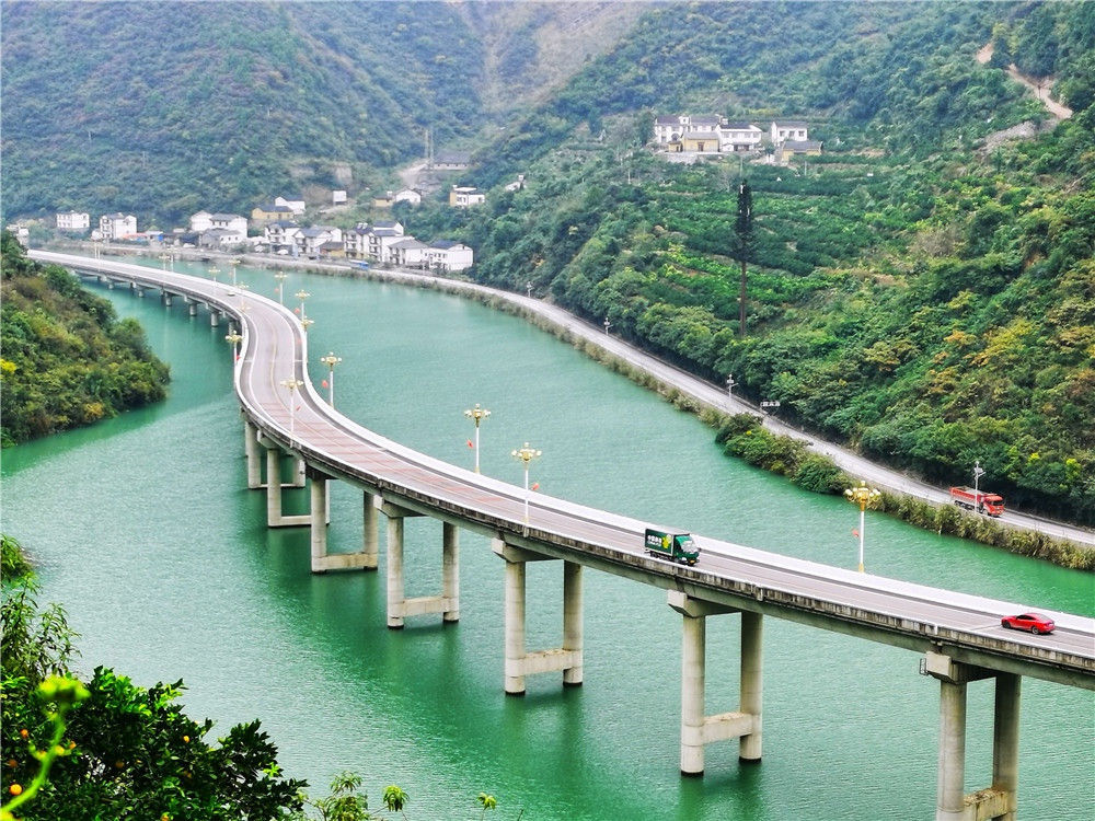 湖北兴山:古昭公路美景如画