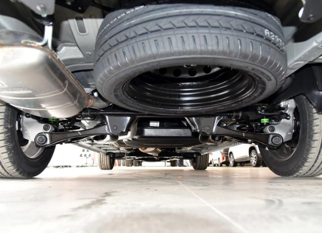 宝马730底盘哪里有铁 宝马730是什么底盘