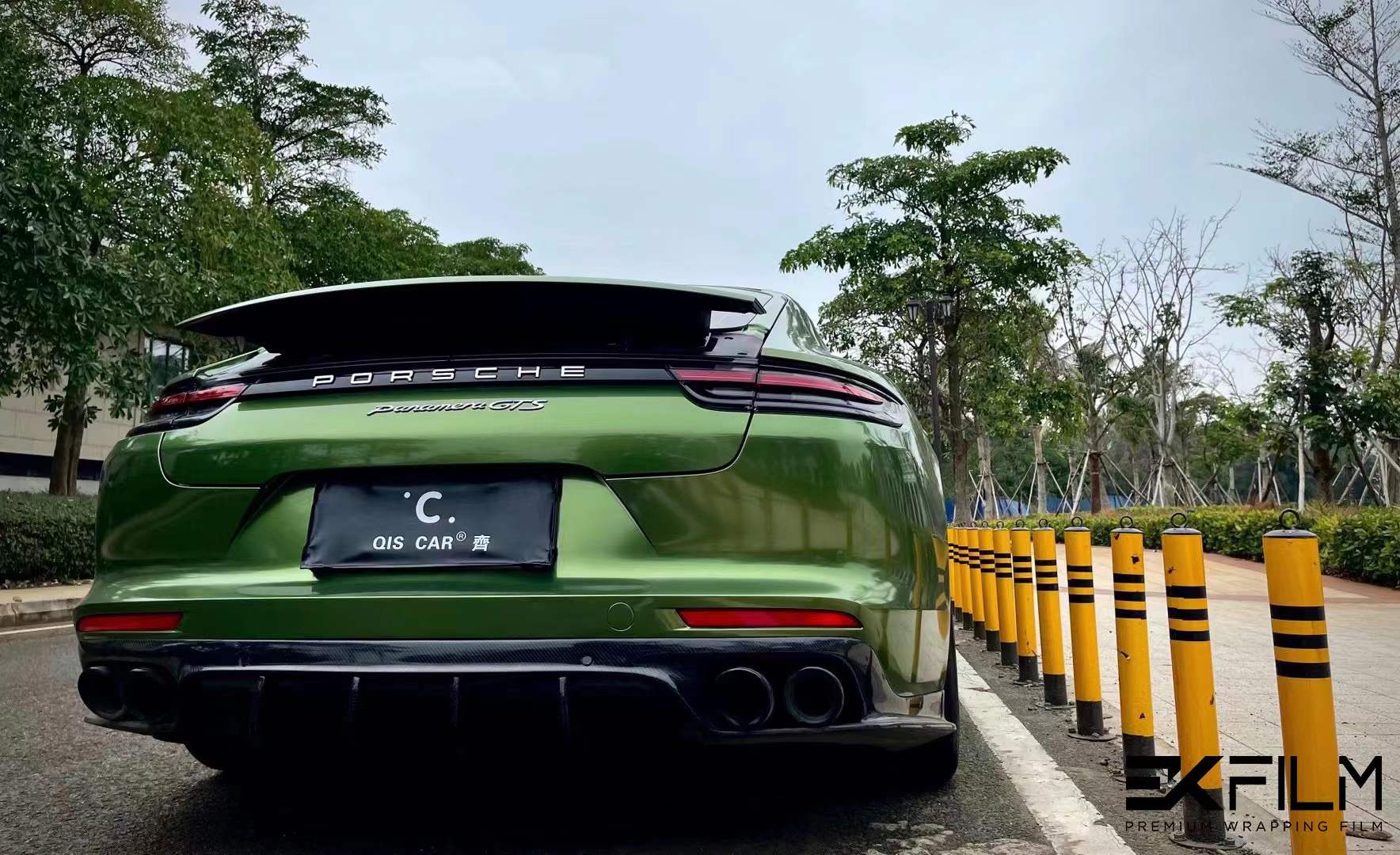保时捷帕拉梅拉贴膜ekfilm改色膜曼巴绿
