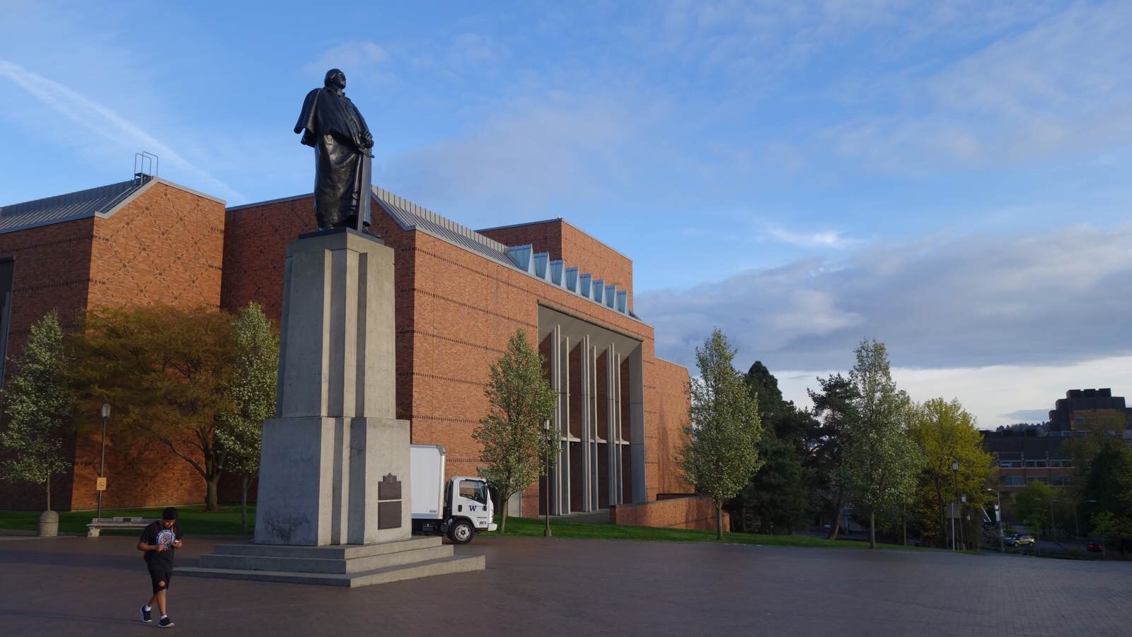 美国中心学校课程的现代化,手工艺教育开启职业教育运动的前奏