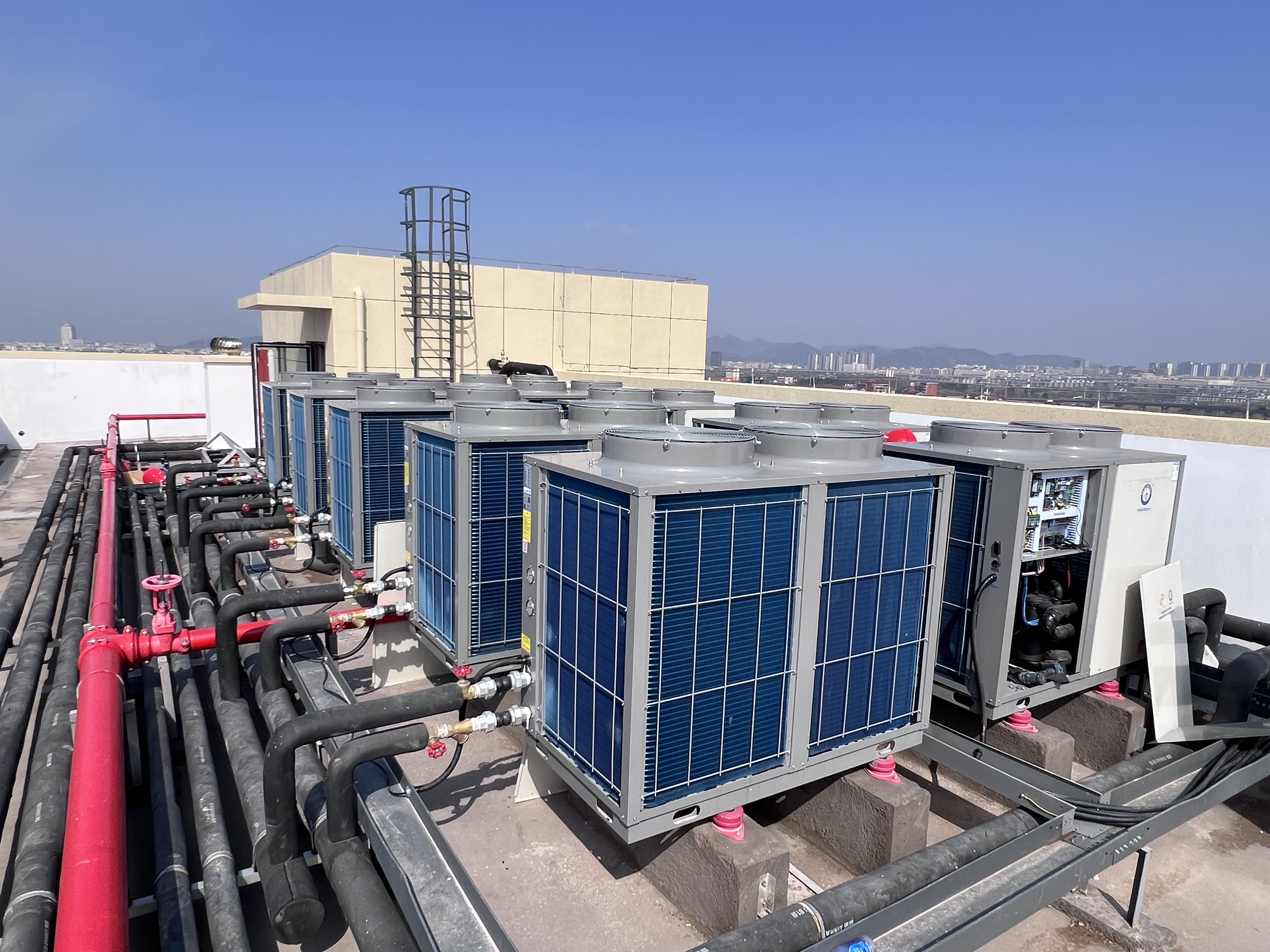 国企投资丨纽恩泰空气能热泵热水机进驻义乌深国际智慧综合物流港