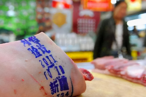 猪肉上面的盖章,"红章"和"蓝章"有什么区别?看看你买对了吗