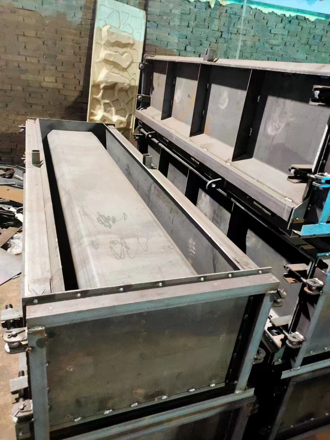 乌鲁木齐混凝土电缆沟模具水沟排水的矩形排水沟模具京伟