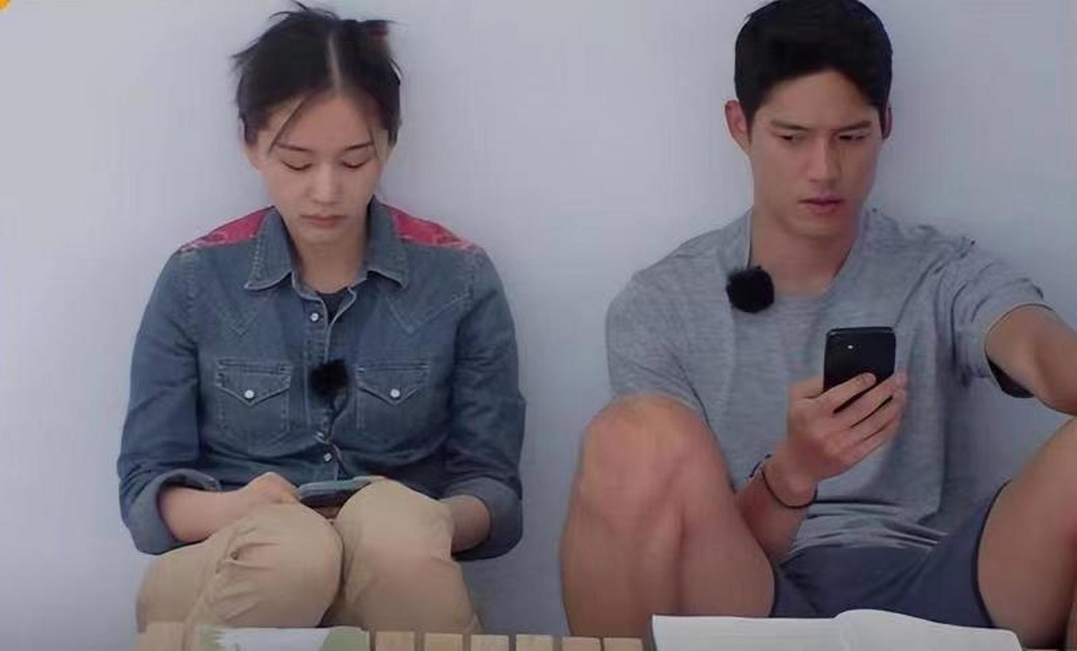 一开始看《怦然心动》的时候,就觉得王子文在倒贴吴永恩.