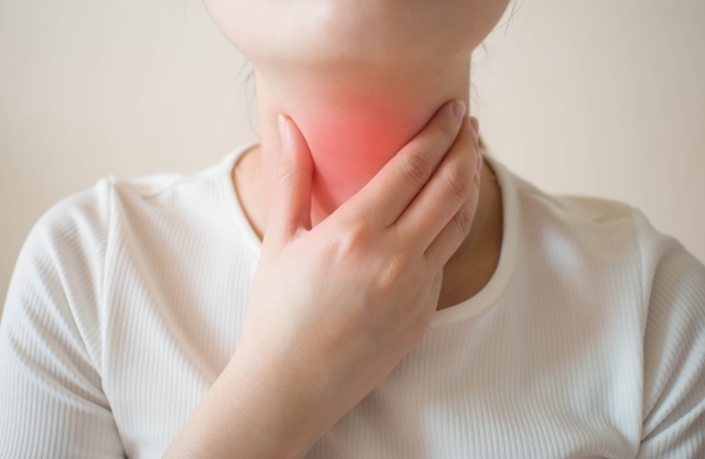嗓子疼得像吞刀片?快试试这五种方法吧!