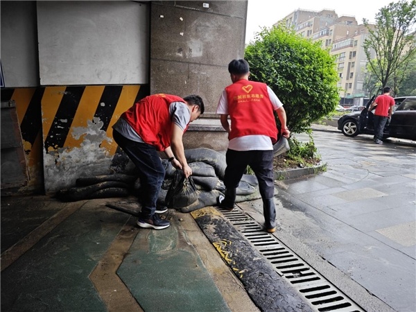 杭州临平区乔司街道连城社区开展防汛检查筑牢安全防线