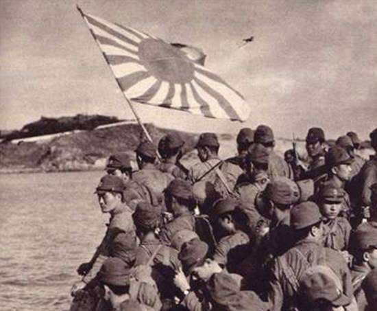 日本二战最鼎盛时刻，有多少士兵？50个日本人，就有8人当兵-袁载誉