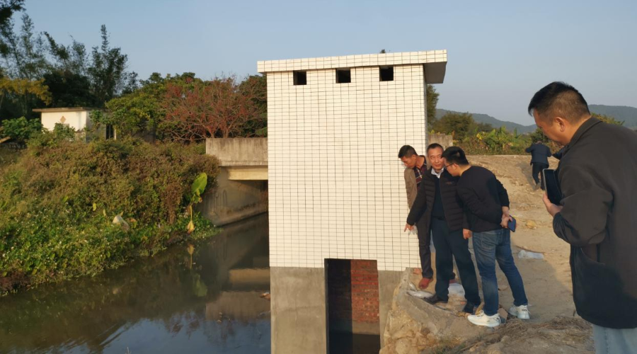 郑少强局长带队到第一书记派驻村调研慰问