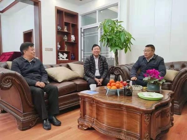 汤涌走访慰问市政协机关退休老干部