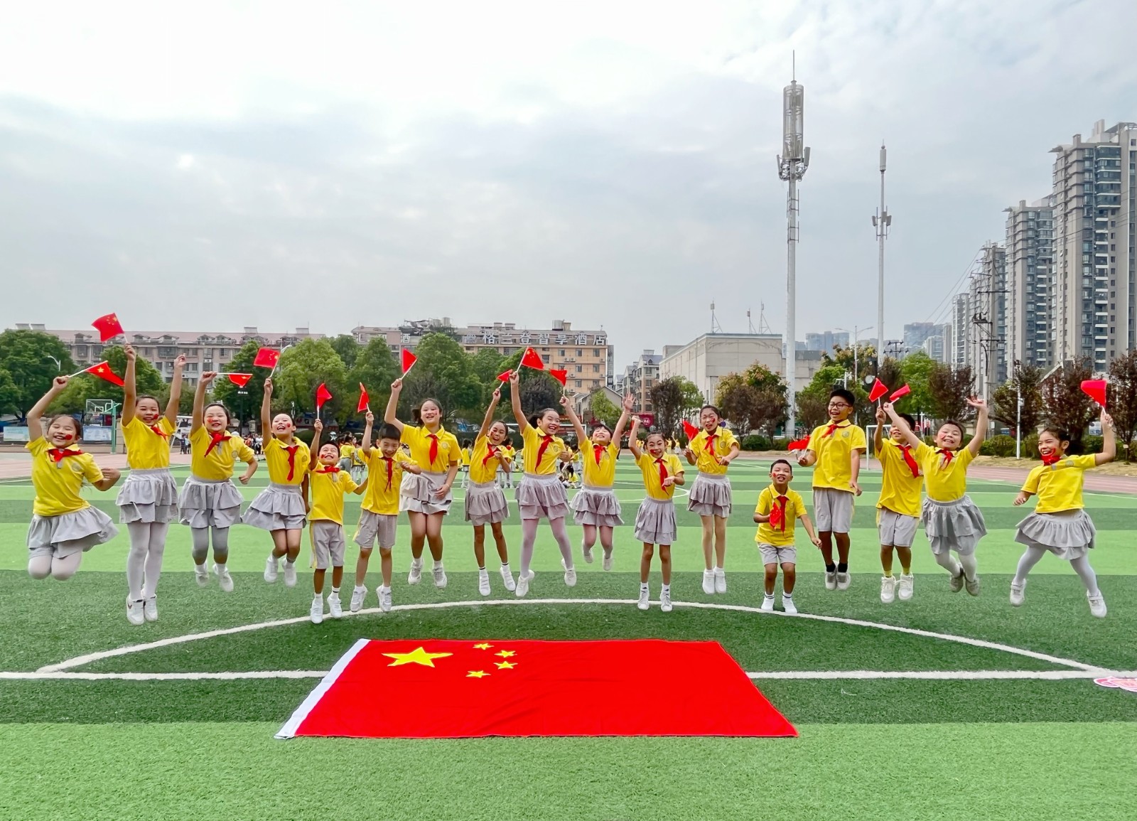 童声祝福锦绣中华 清水塘江湾小学开展庆祝国庆活动