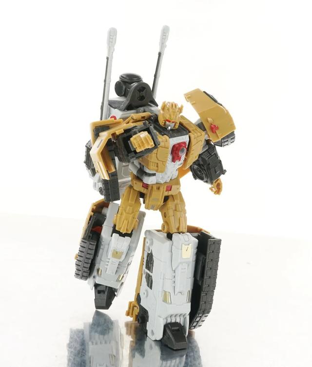 模玩资讯:变形金刚第三方 tfc 哈迪斯 煞星 关节重置版