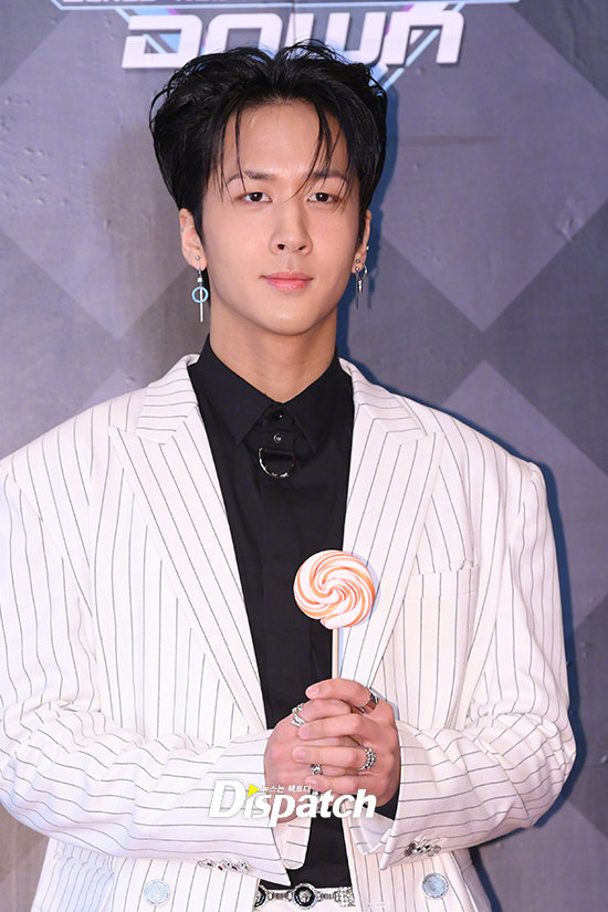 韩男歌手ravi正式入伍 作为社会服务要员服兵役