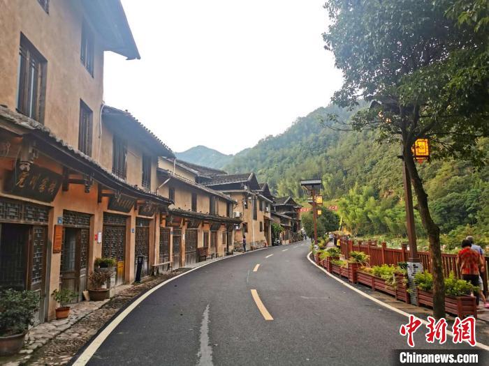 福建"五无乡镇"下党乡"路通"后——产业活了,游客来了