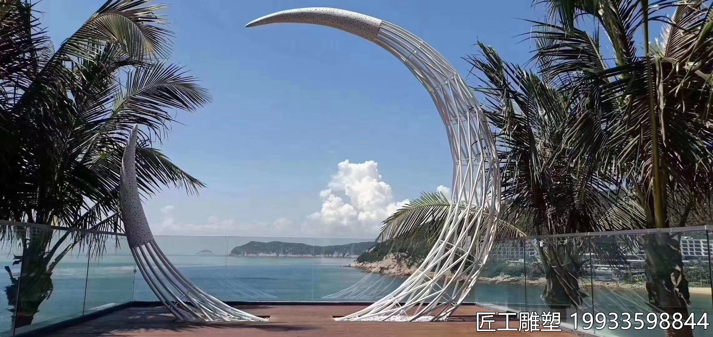 不锈钢月亮圆环雕塑 发光球体 夜晚景观