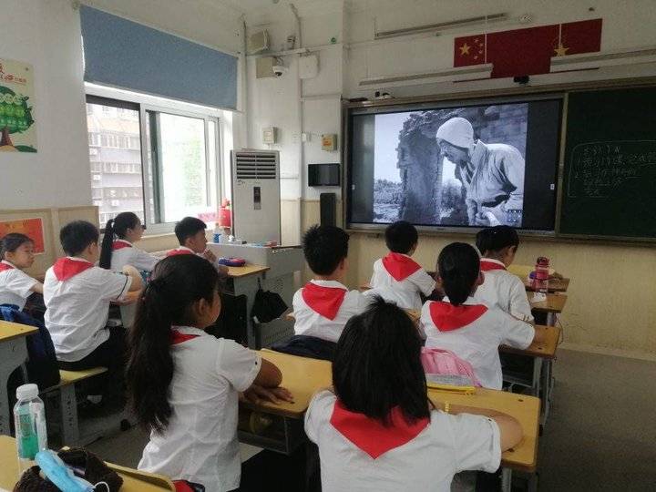 這個六一,他們入隊了!濟南市棋盤街小學舉行新隊員入隊儀式