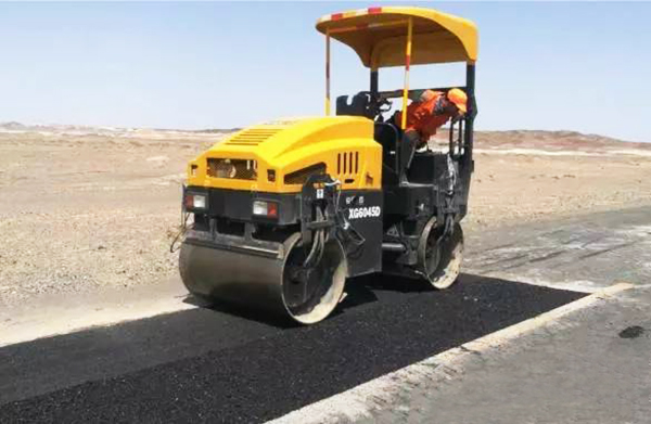 3,分层压实,层层碾压到位