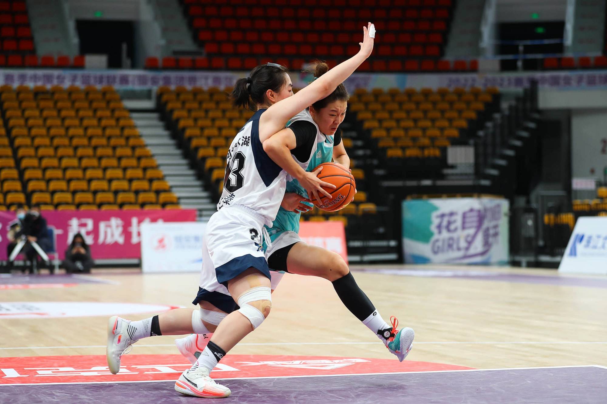 河北女篮末节一波12-3一度反超武汉 最后两罚不中惨遭淘汰