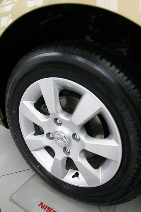 06款骐达轮胎尺寸 06款骐达轮胎尺寸多大