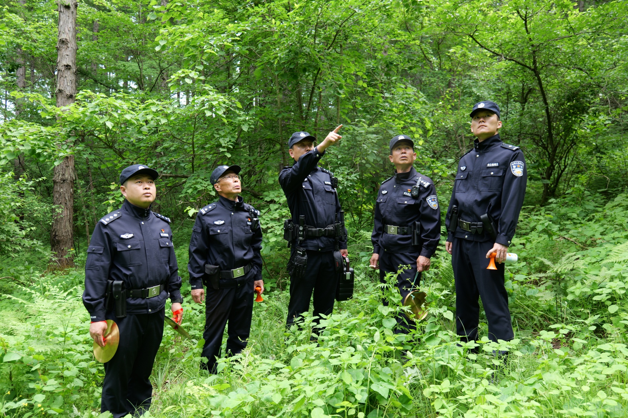 汪清森林公安为巡山民警增配"五大件"