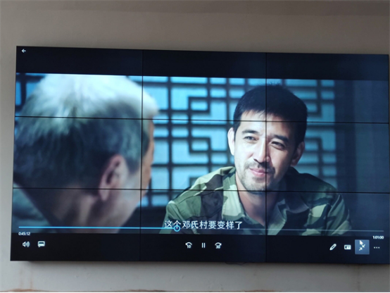 木城中学校观看扶贫电影《迟来的告白》