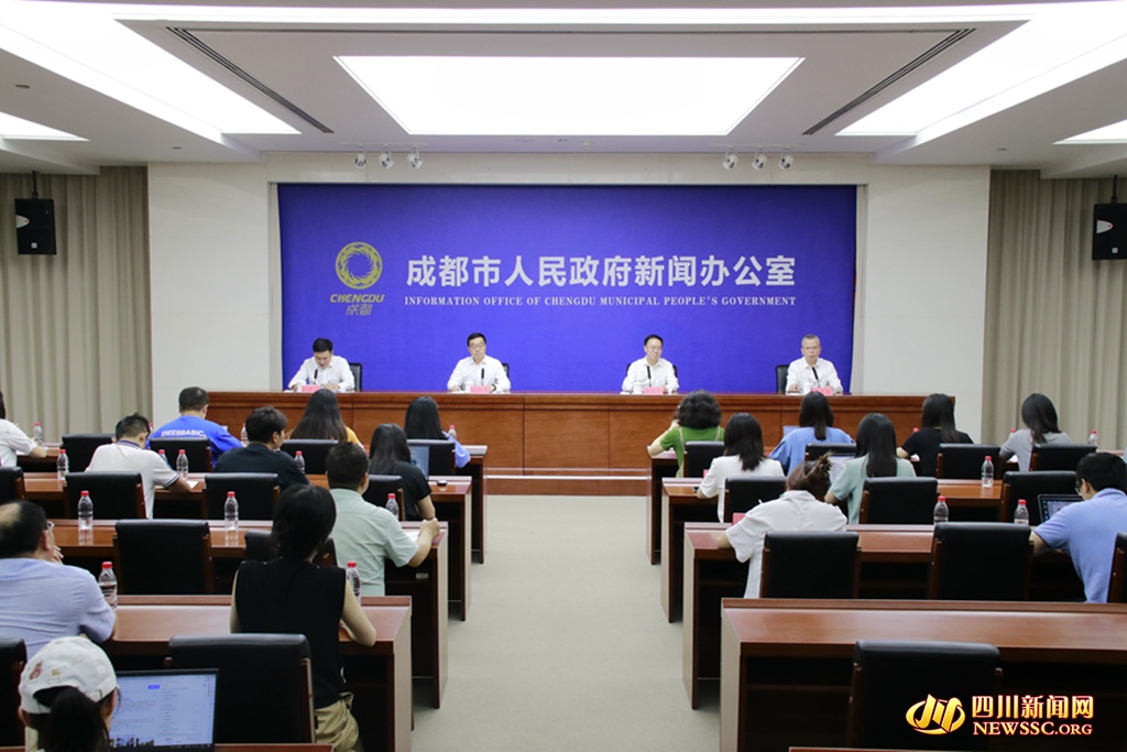 成都市民走进公园绿道运动健身的新生活方式正逐步形成