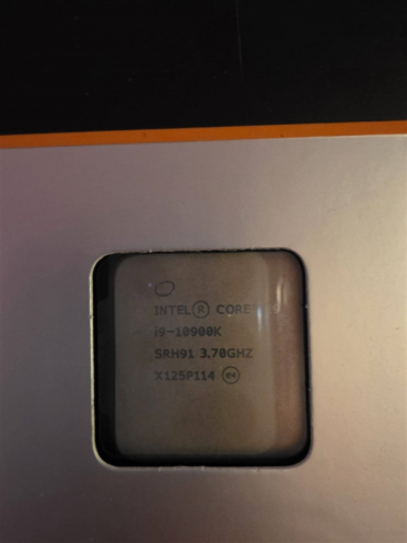 网购9800X3D开箱变i9-10900K：塑封完好、买家崩溃！