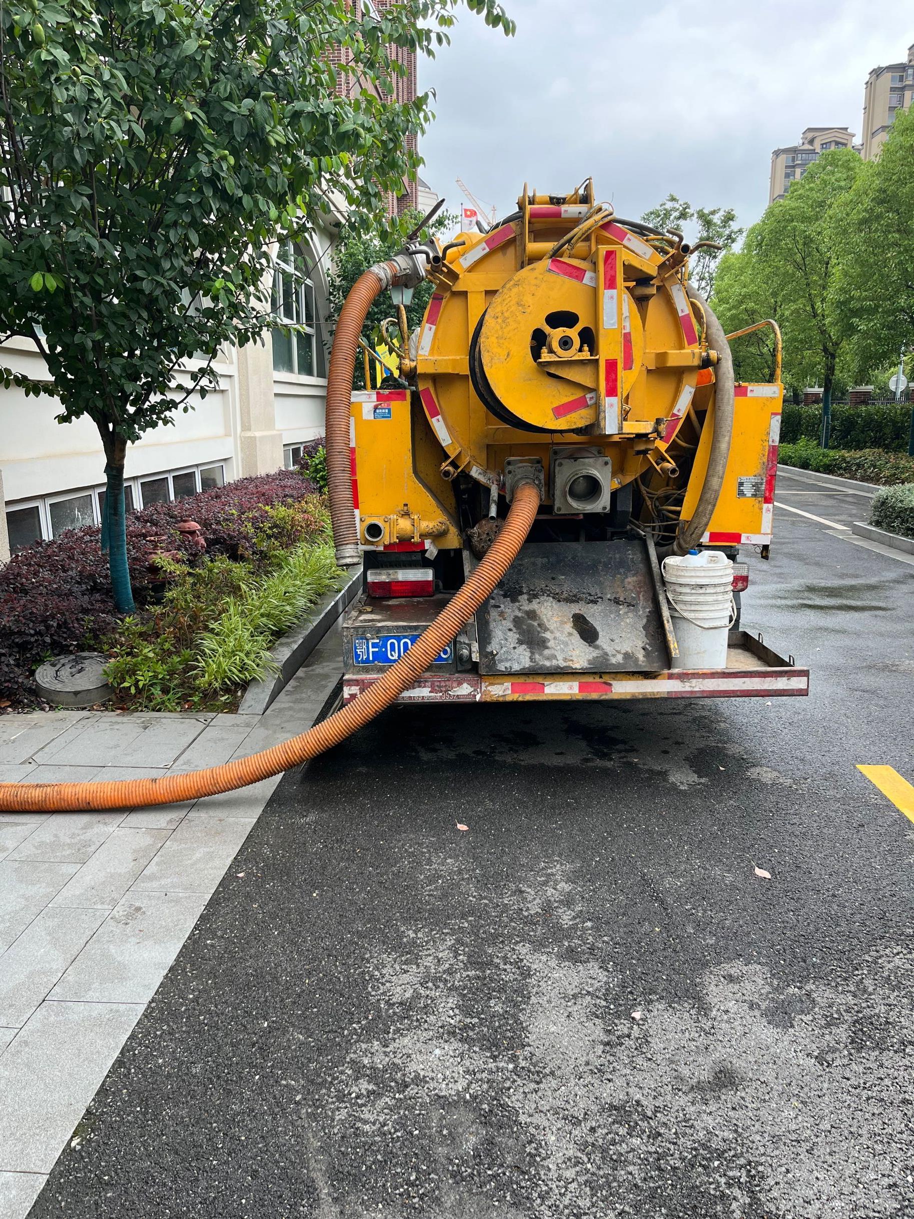 吴江横扇镇专业清理化粪池183;6265;1315抽粪隔油池清理