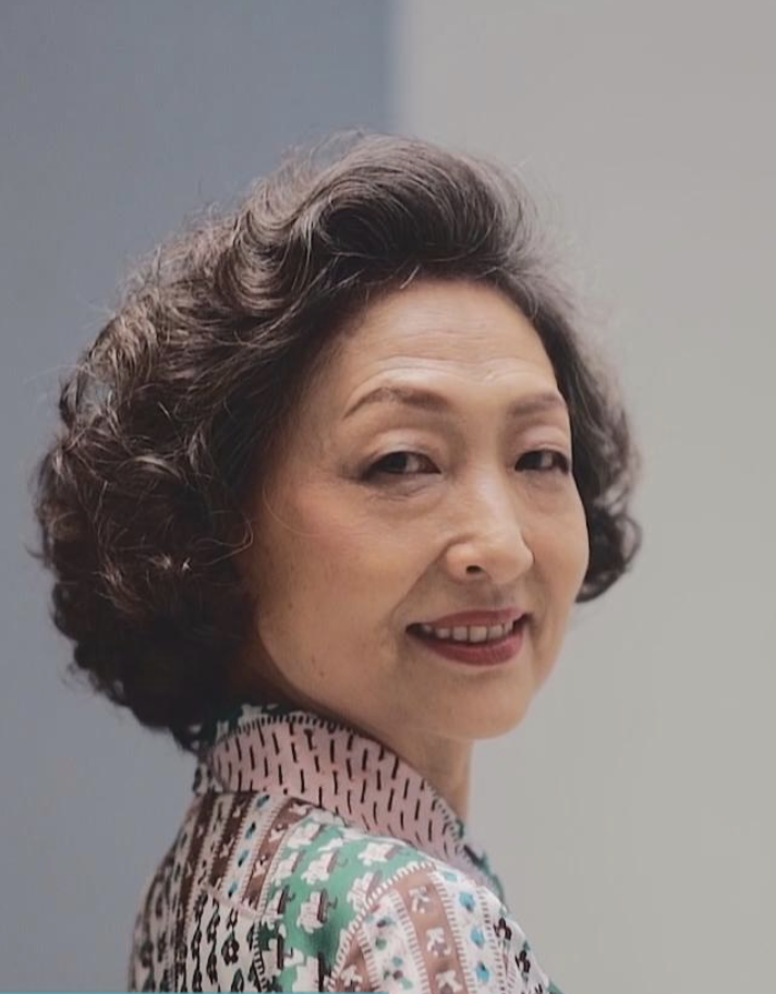 直播,走秀,研究穿搭……这些爷爷奶奶比我们更时髦