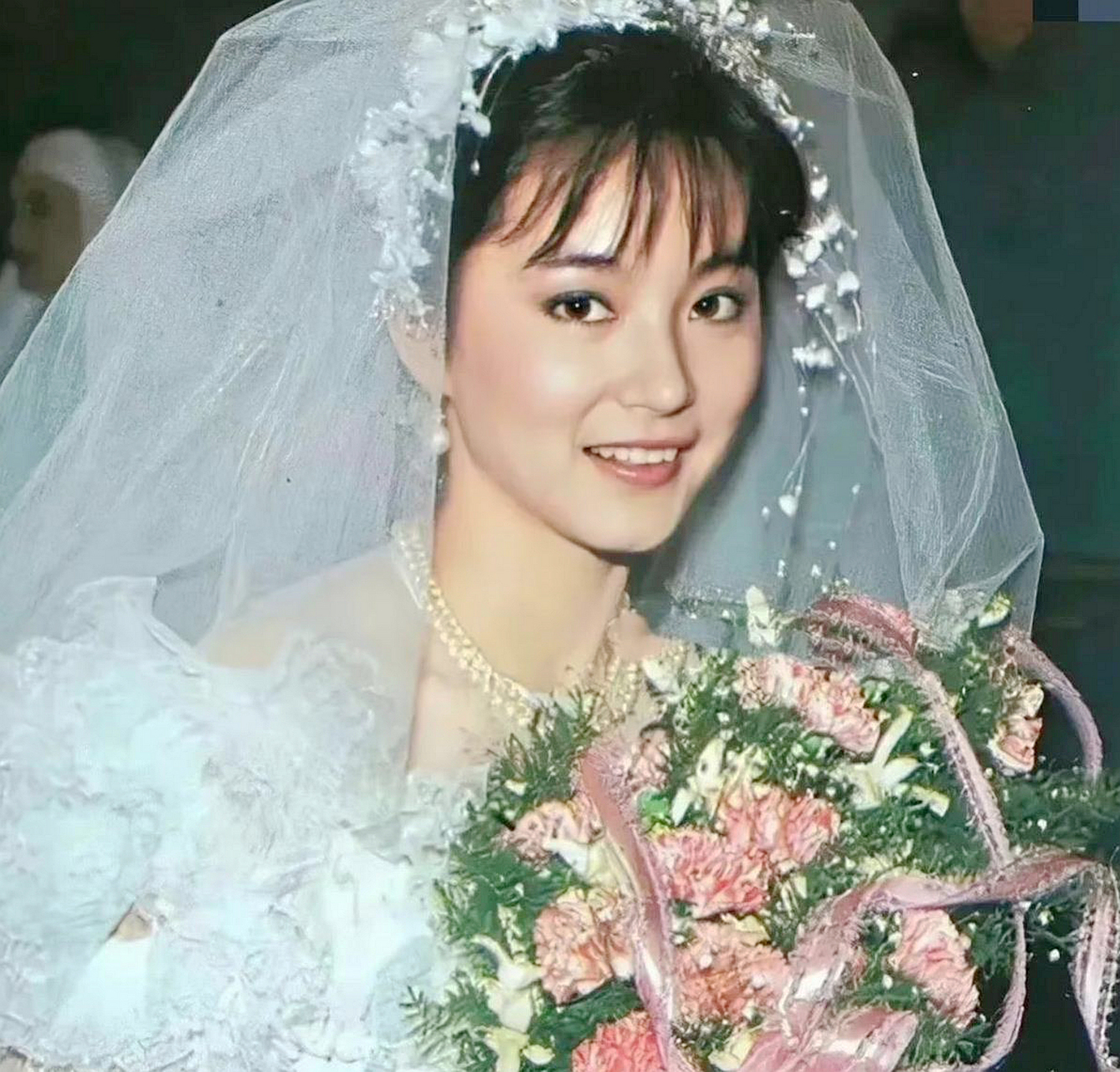 林青霞的婚纱照太美了