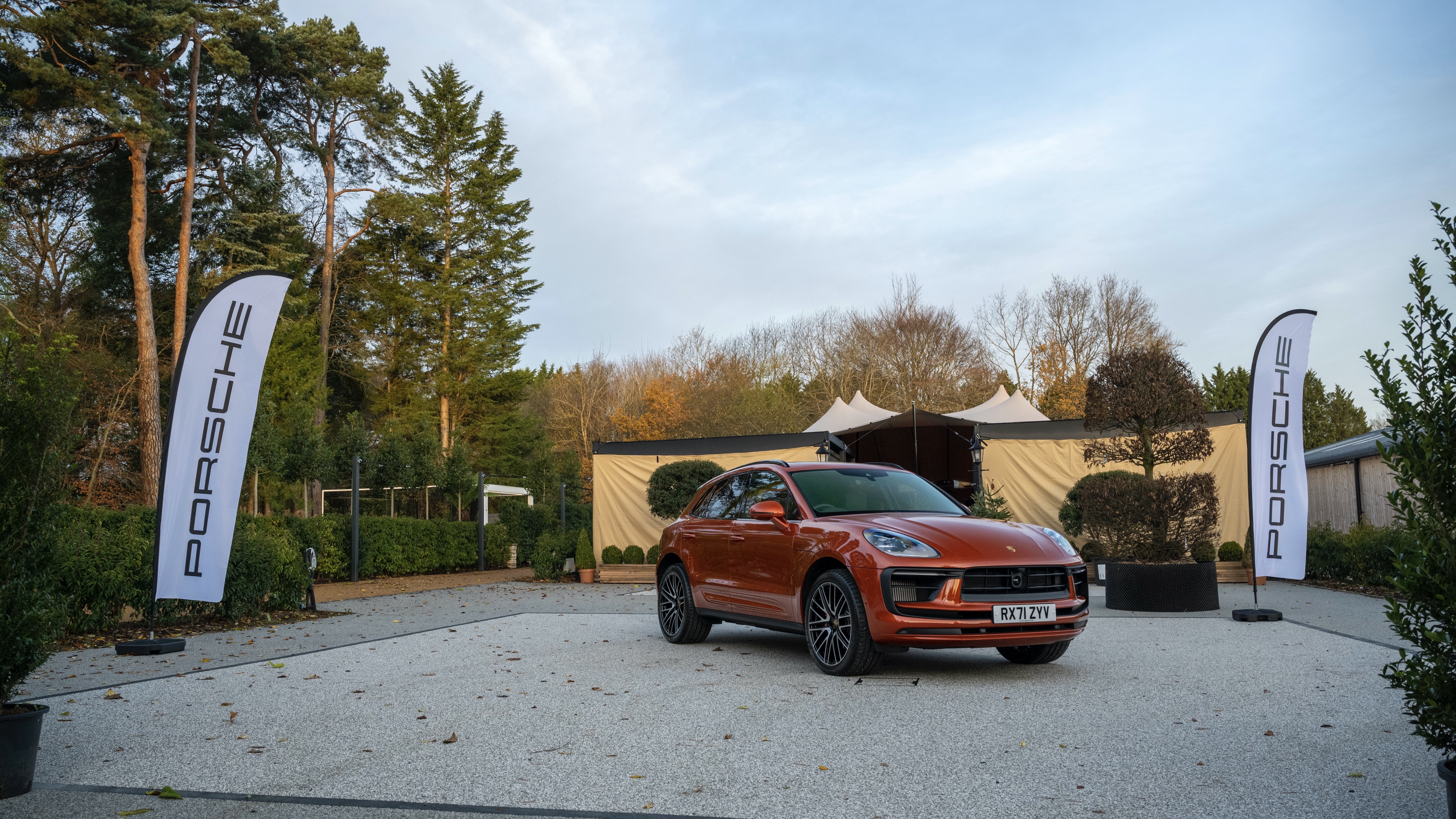 号称小卡宴的保时捷macan 究竟比奥迪q5l强在哪儿?