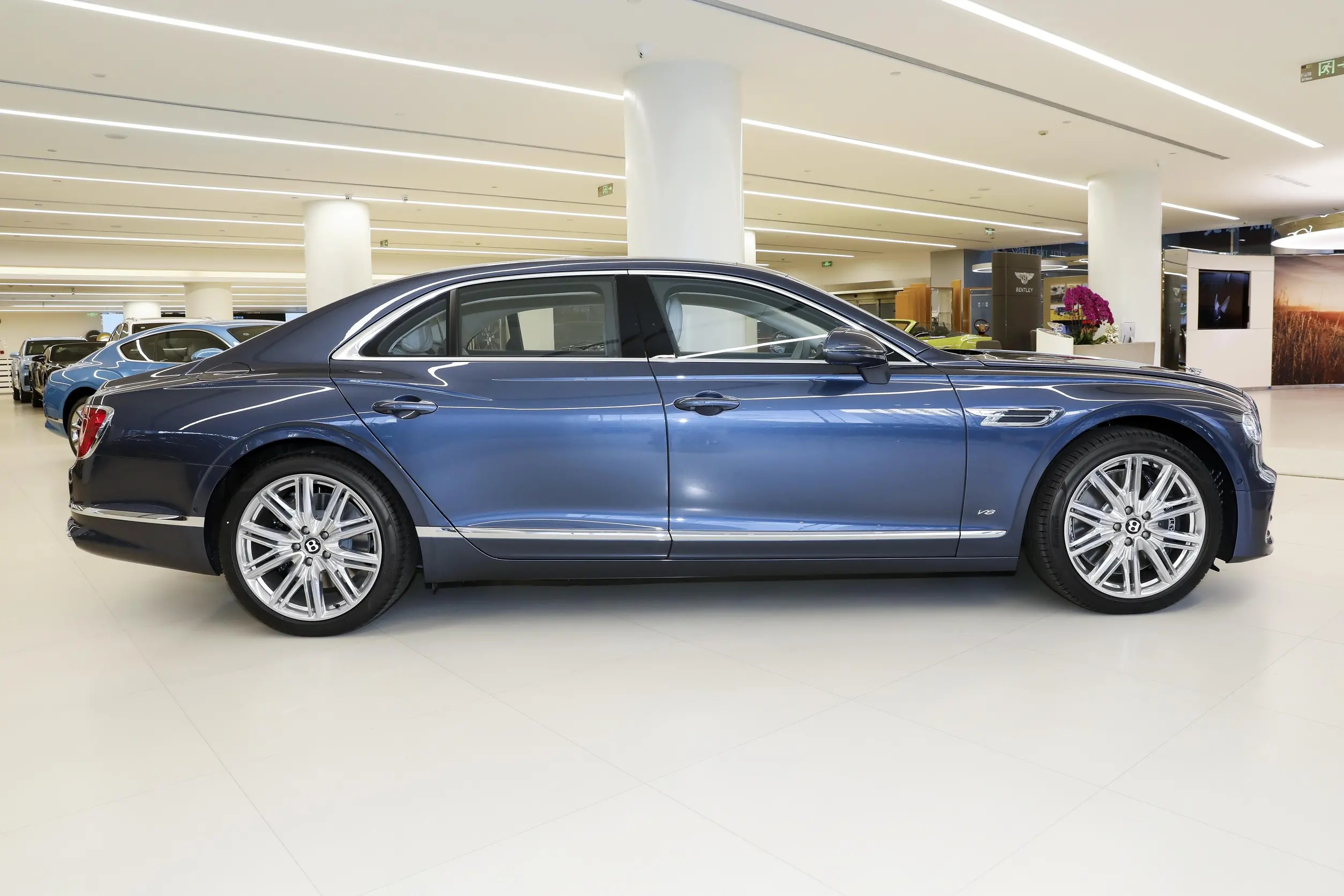 2024款宾利飞驰上市,售价279.3-377.4万元