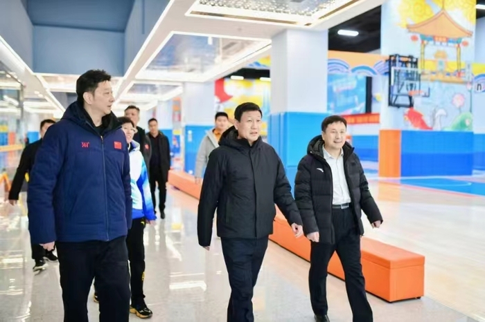 济南市体育局党组书记,局长孔杰看望济南市青少年篮球,排球"选星计划"