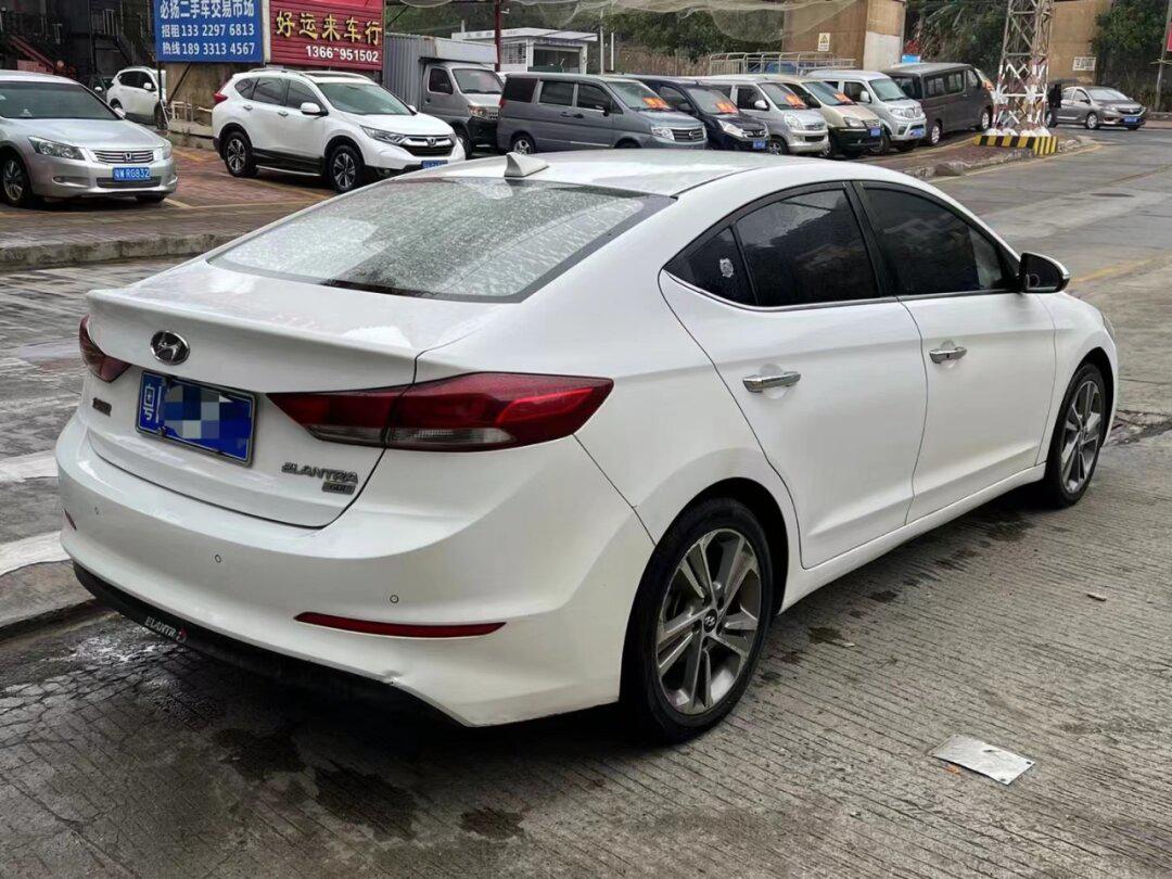 北京现代旗下的紧凑型轿车——领动,以其2016款为例,车身长4610mm,宽