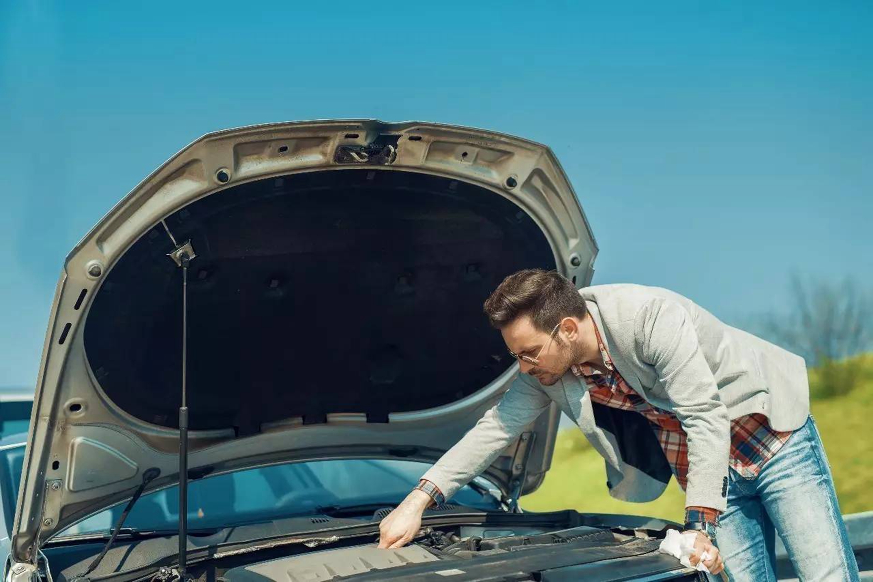 汽车开锅的原因是什么?汽车开锅了的解决方法都有哪些?