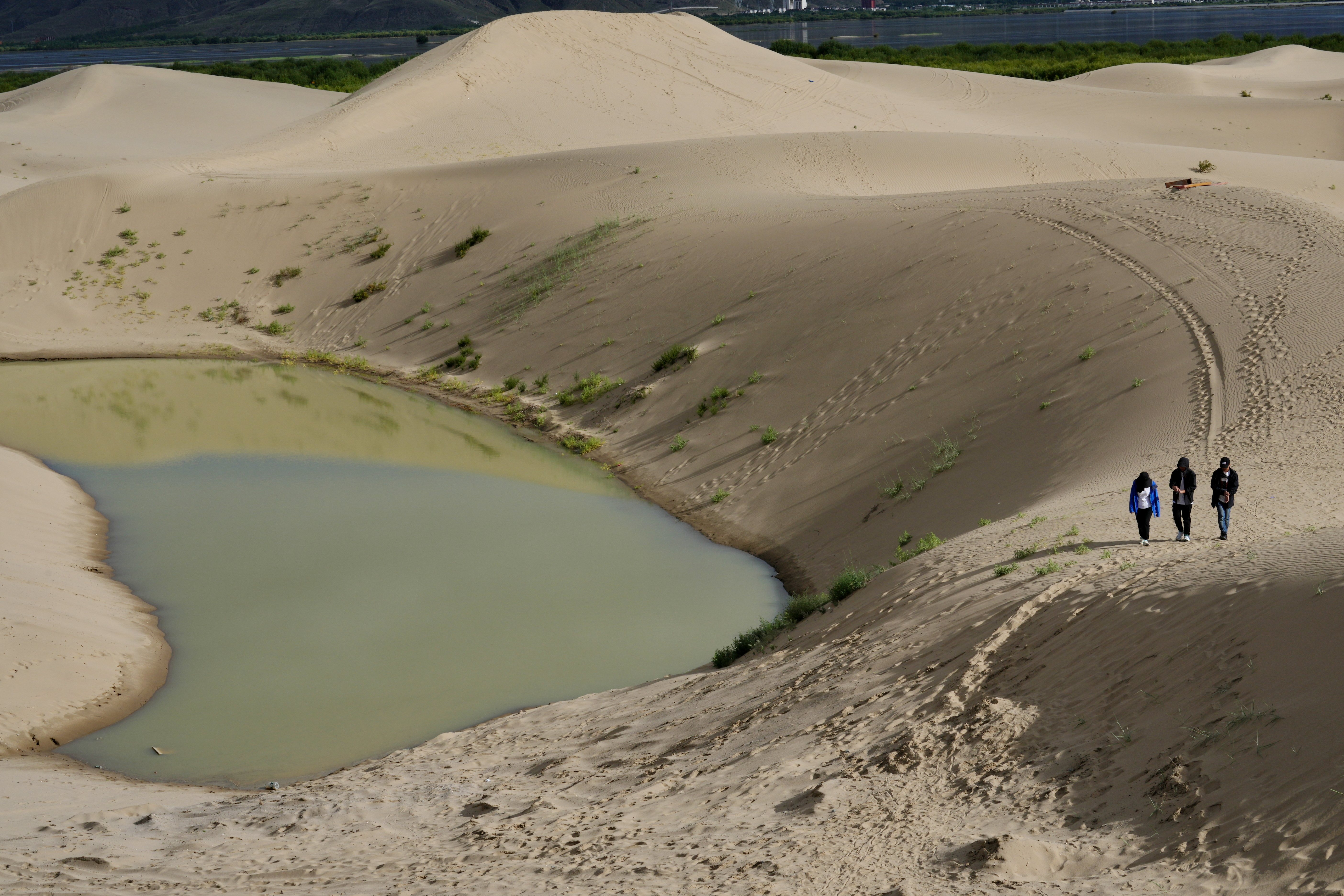 西藏扎囊国家沙漠公园引客来