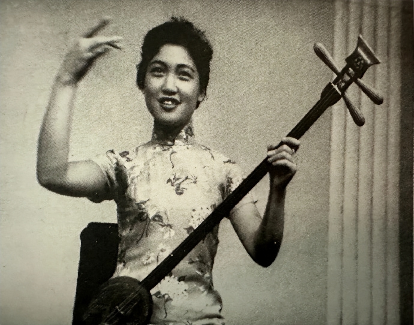 著名评弹表演艺术家余红仙逝世,享年 84岁,曾用一曲《蝶恋花》让评弹