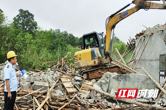 桃江縣灰山港鎮:違法建設