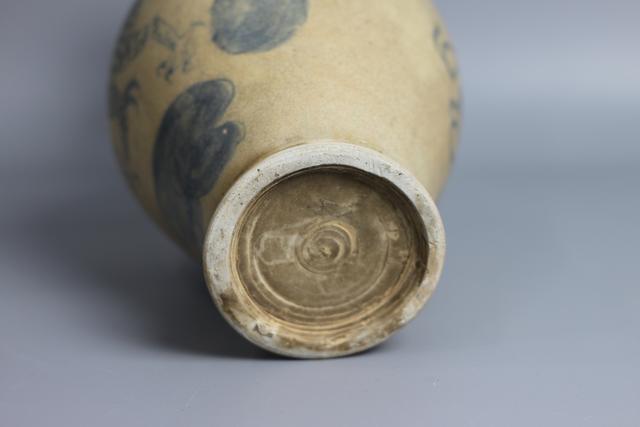 宝物藏心 九似角龙 武昌红巷美术馆 宋磁州窑青花龙纹撇口长颈瓶