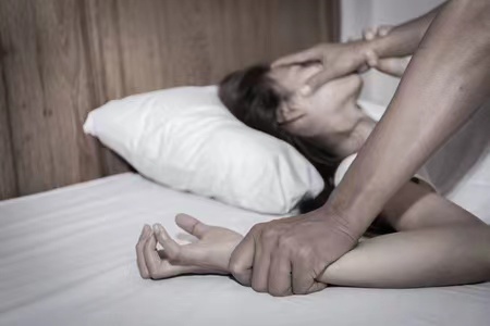 面对老板骚扰,身为职场菜鸟的我,应该怎么办?