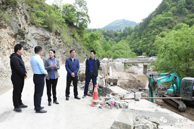郑晓燕督导检查丹凤县"五一"假期带值班和"两不愁三保障"回头看工作