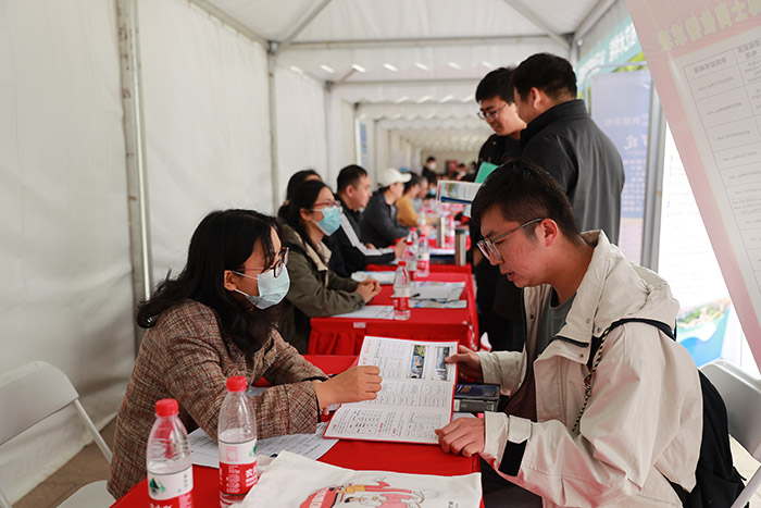 广西实施高校毕业生"留桂就业计划" 全年提供不少于80万个就业岗位