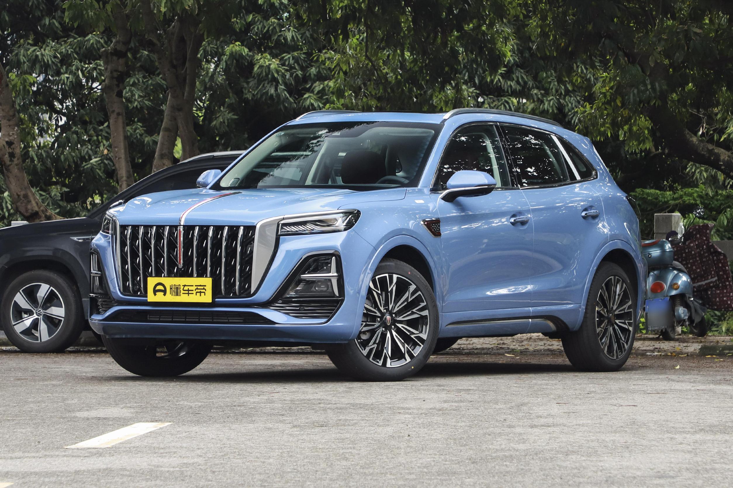 新红旗hs5中期改款车型带来更多实用性提升和性能改进