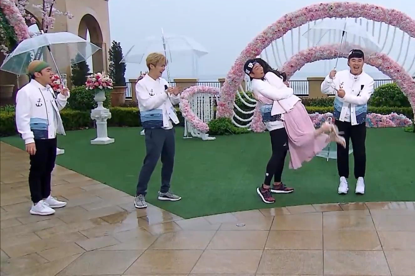 郑恺baby什么关系?郑恺趴胸前听心跳时,baby下意识动作暴露了