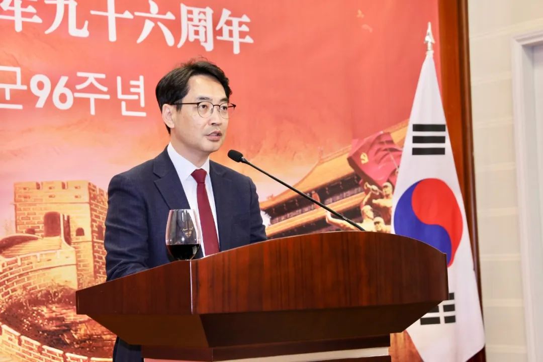 中国驻韩国大使馆举办庆祝建军96周年招待会