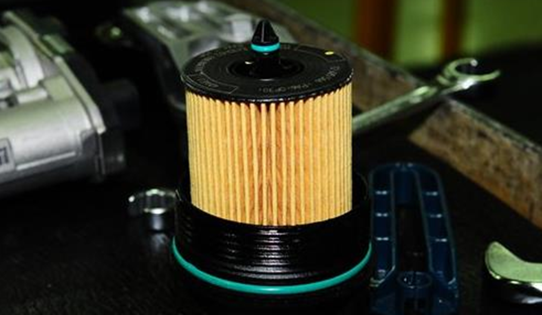 机油滤清洗器多久换一次?机油的保质期是多久?