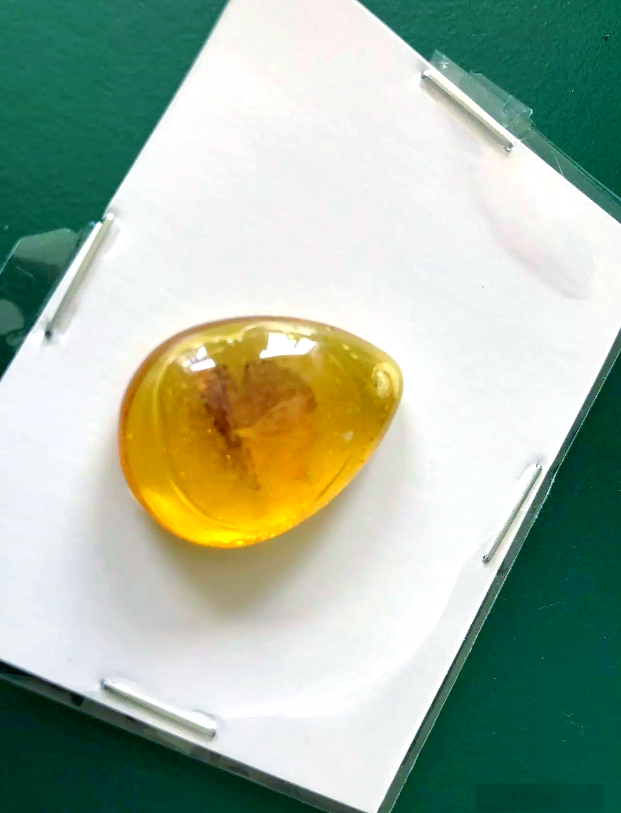 自制琥珀:从松香到美丽装饰品的奇幻旅程