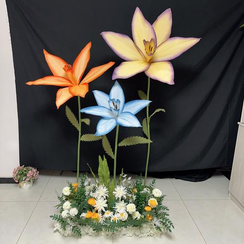 翡翠百合花:传统与时尚的融合与共鸣